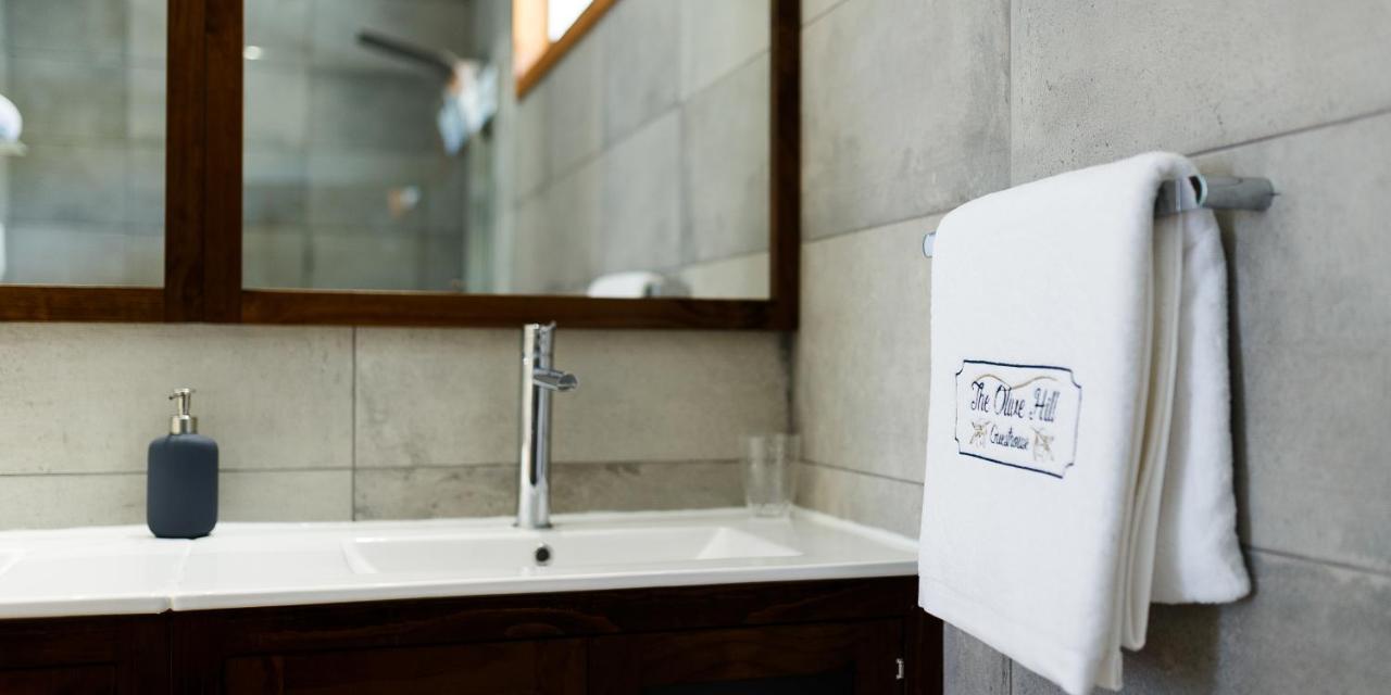 The Olive Hill Guesthouse バターリャ エクステリア 写真